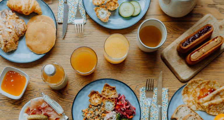 Un Dimanche Parisien Parfait : Brunch au Coq Hôtel et Balade à Paris